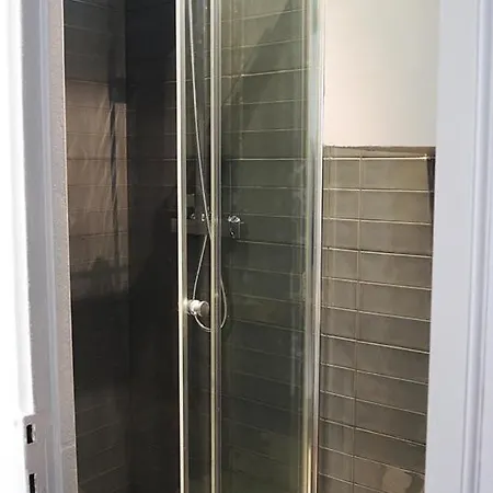 2 Pieces Avec Balcon Plein Sud Apartment Paris Exterior photo